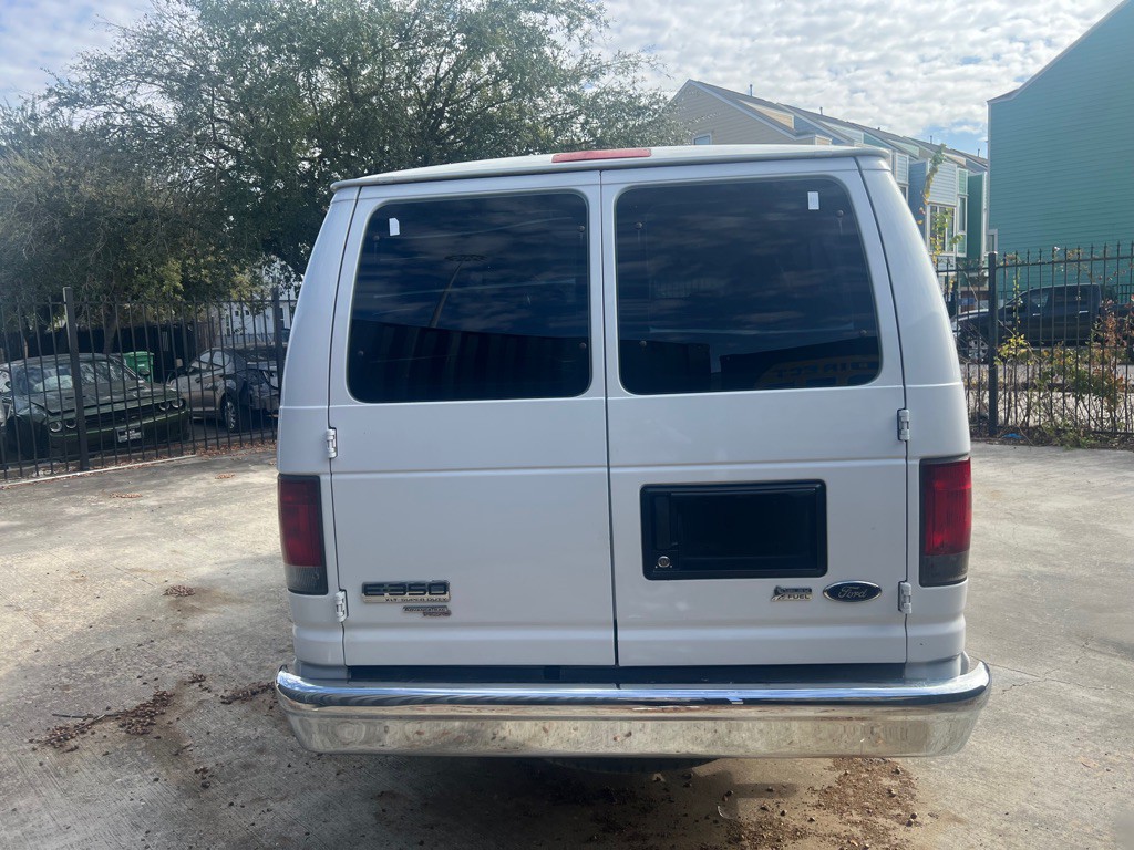 2012 Ford Econoline Image 6