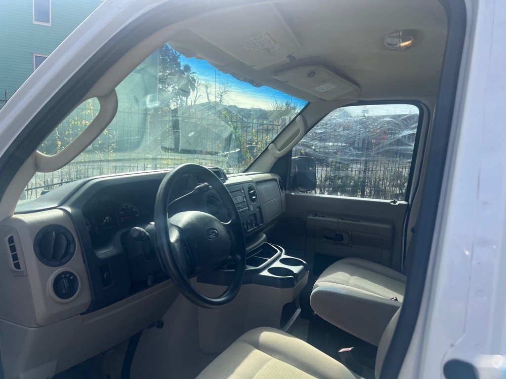 2012 Ford Econoline Image 8