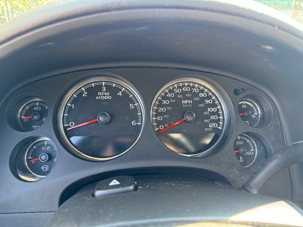 2013 Chevrolet Suburban Image 10