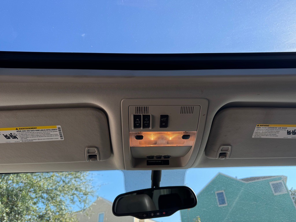 2013 Chevrolet Suburban Image 12