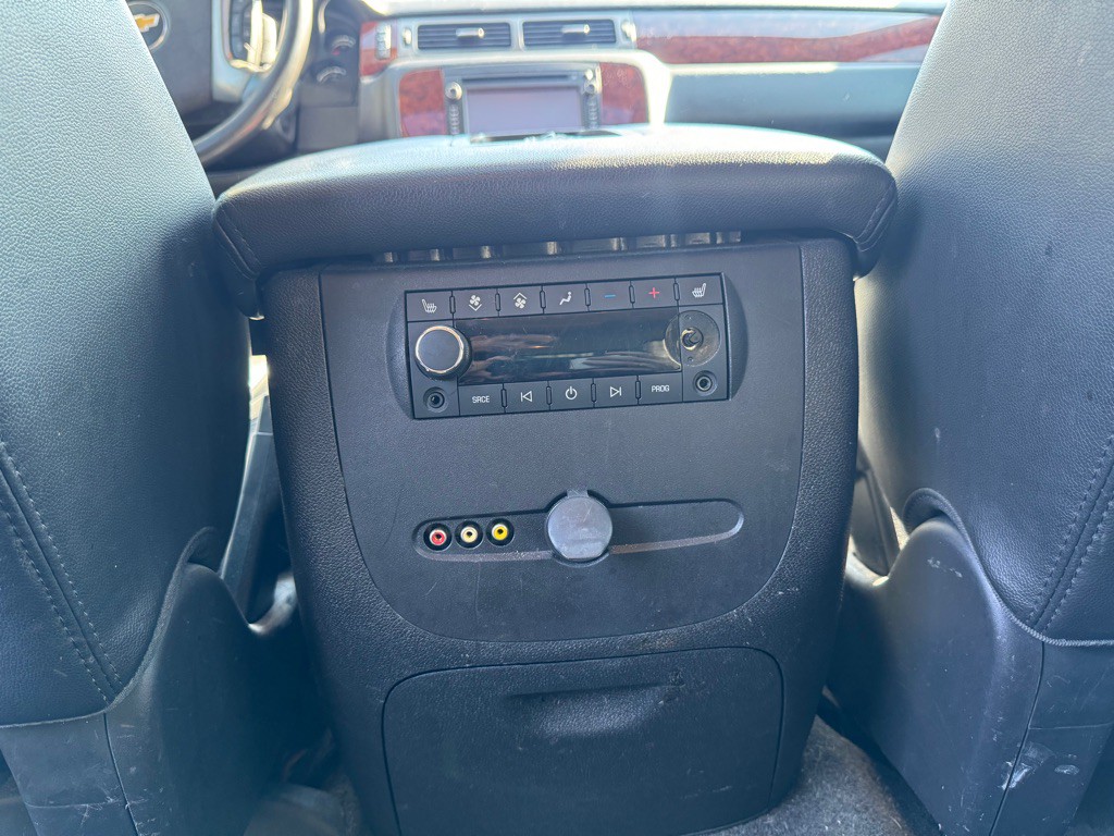 2013 Chevrolet Suburban Image 15