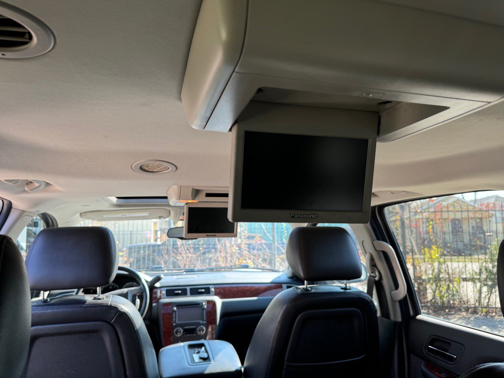 2013 Chevrolet Suburban Image 16
