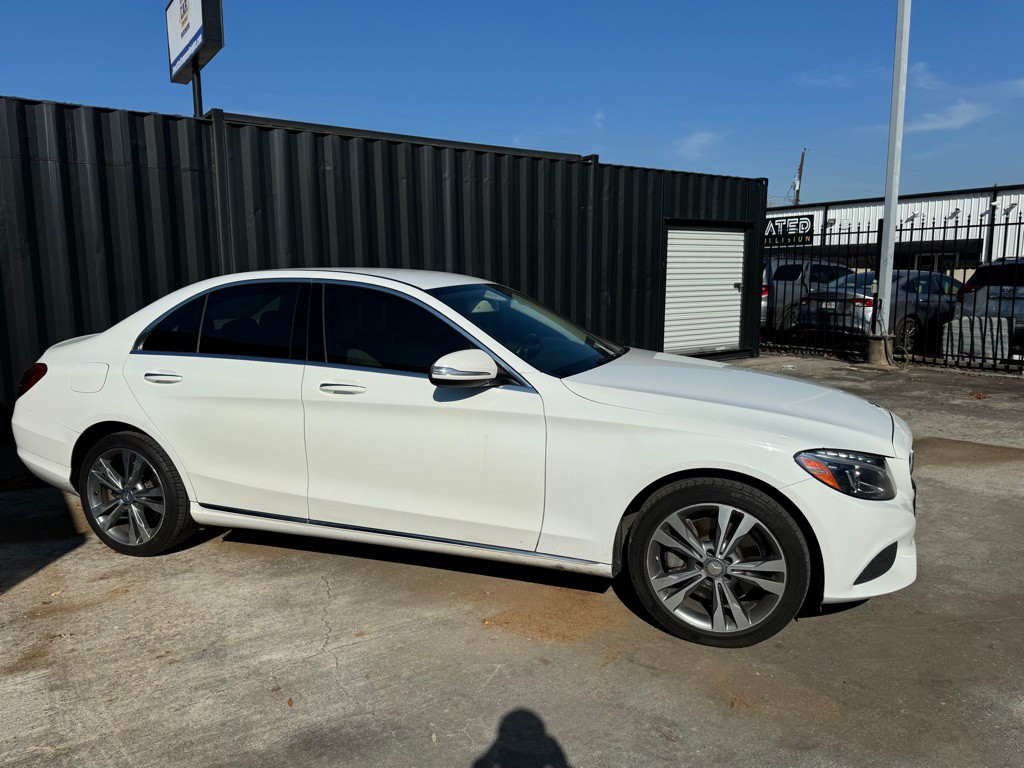 2015 Mercedes-Benz C-Class Image 4