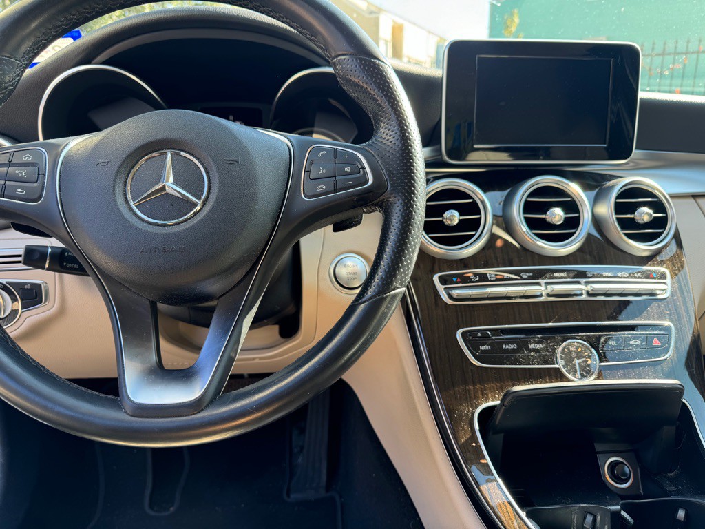 2015 Mercedes-Benz C-Class Image 10