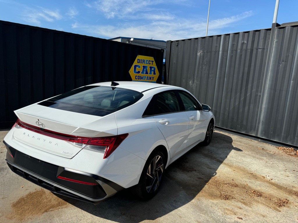 2025 Hyundai Elantra Image 6