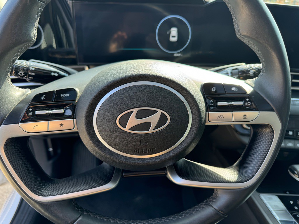 2025 Hyundai Elantra Image 12