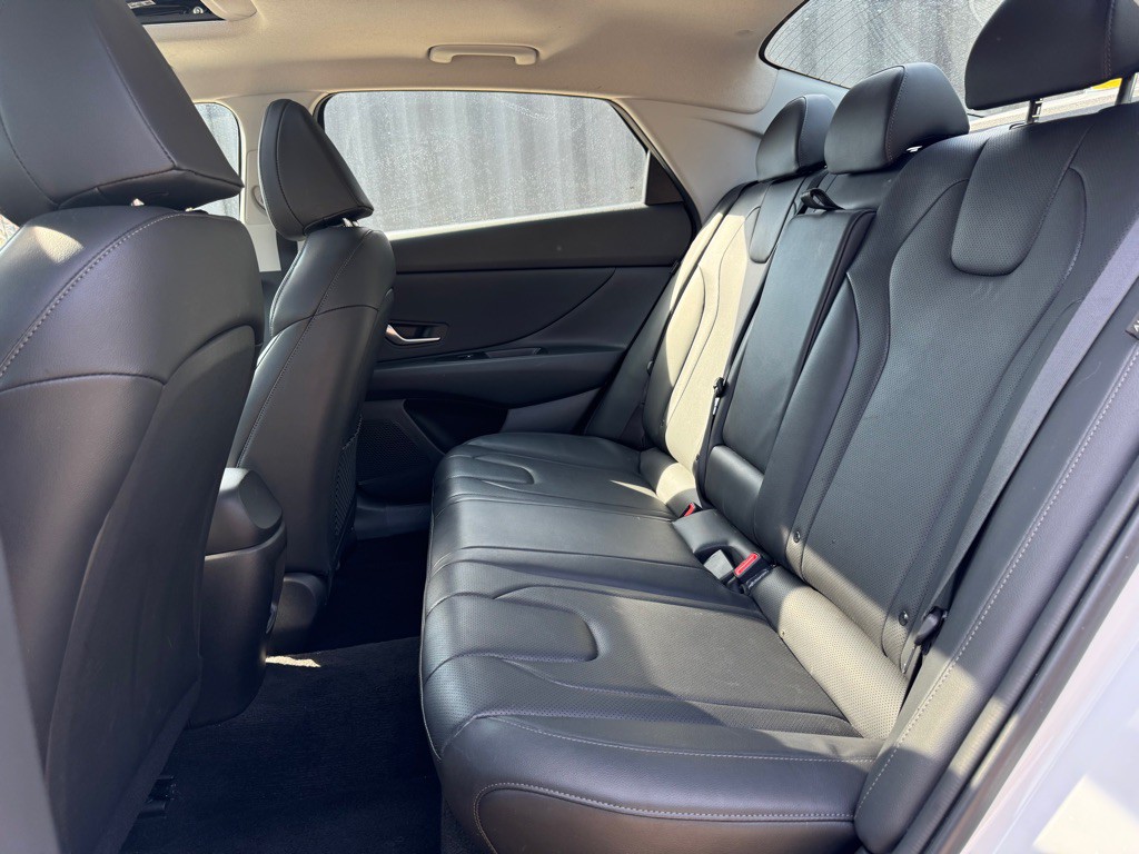 2025 Hyundai Elantra Image 16
