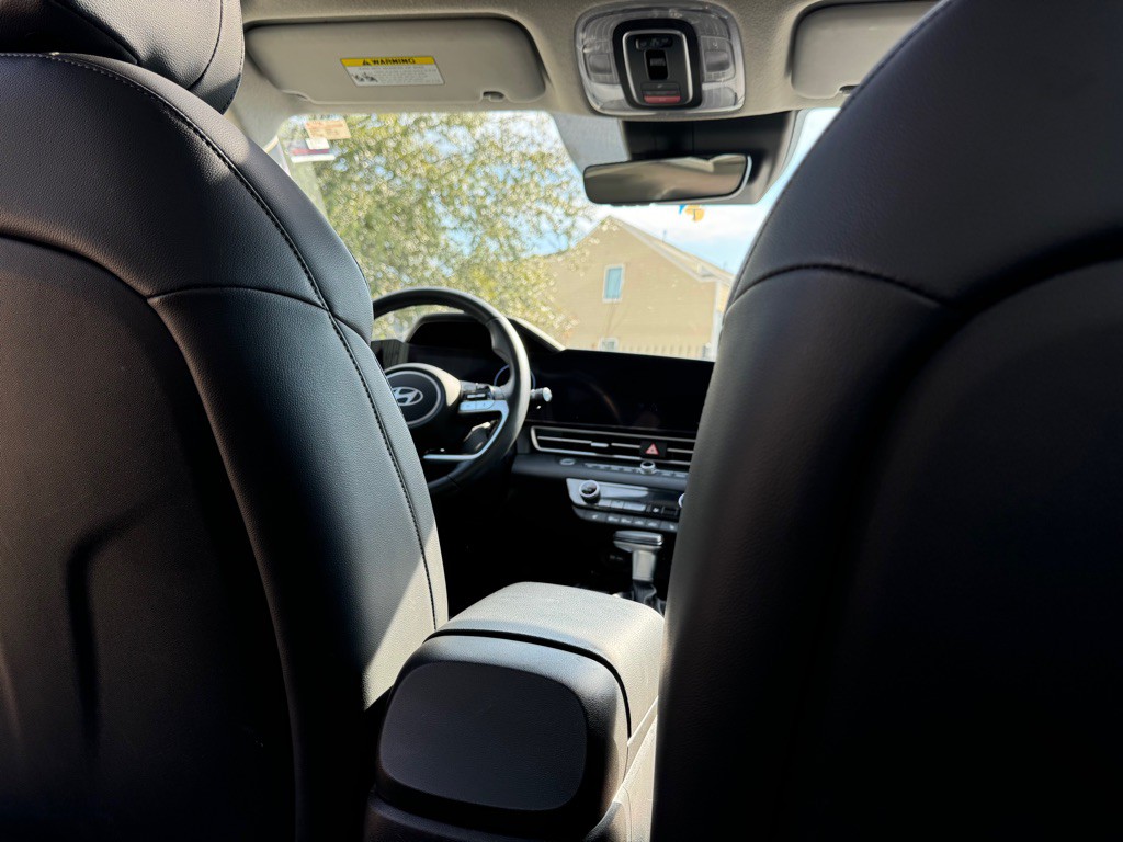 2025 Hyundai Elantra Image 18