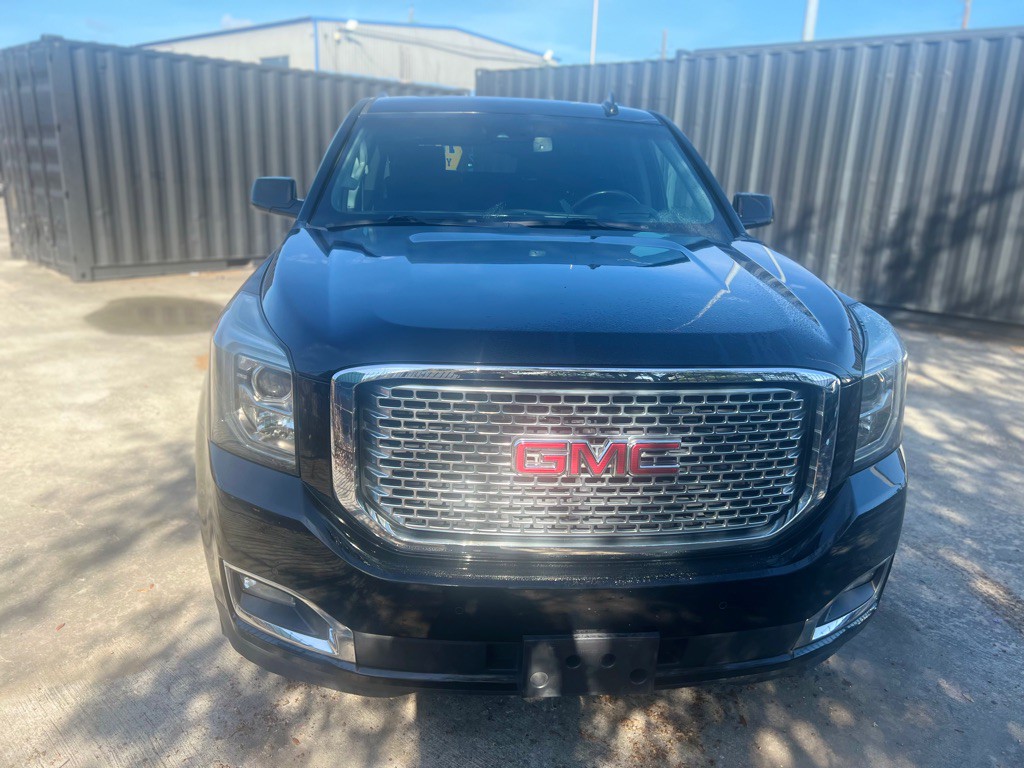 2017 GMC Yukon Image 2