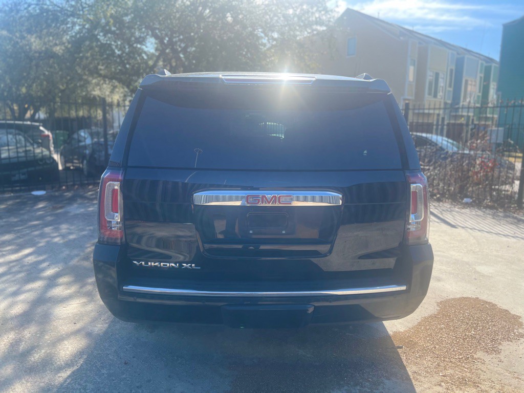 2017 GMC Yukon Image 6
