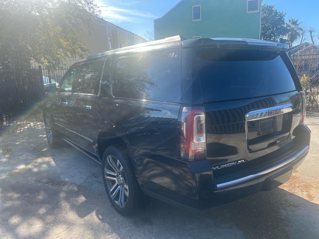 2017 GMC Yukon Image 7