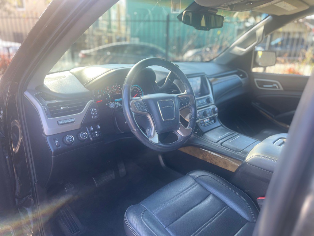 2017 GMC Yukon Image 9