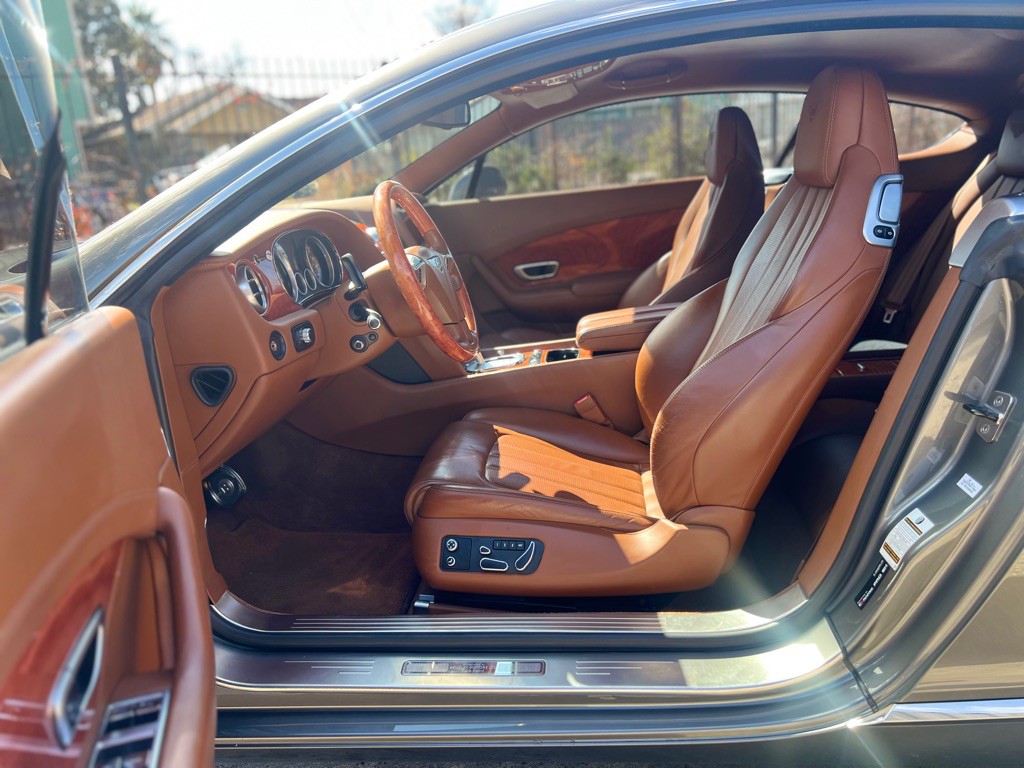 2012 Bentley Continental Image 11