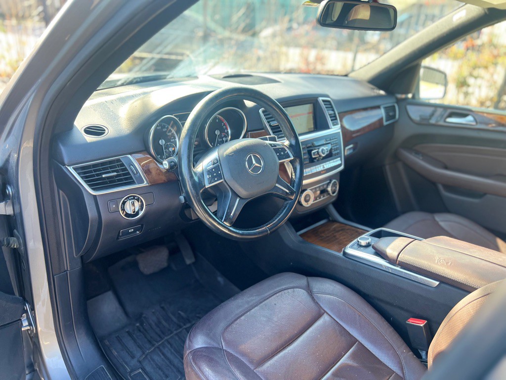 2015 Mercedes-Benz M-Class Image 9