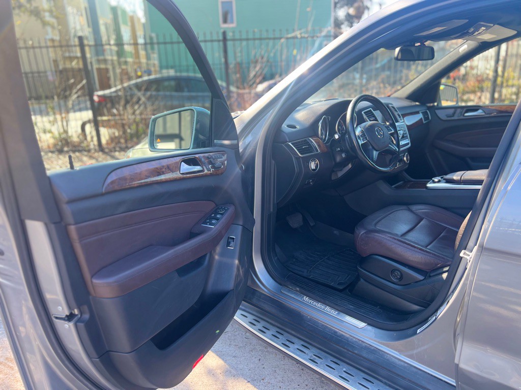 2015 Mercedes-Benz M-Class Image 10