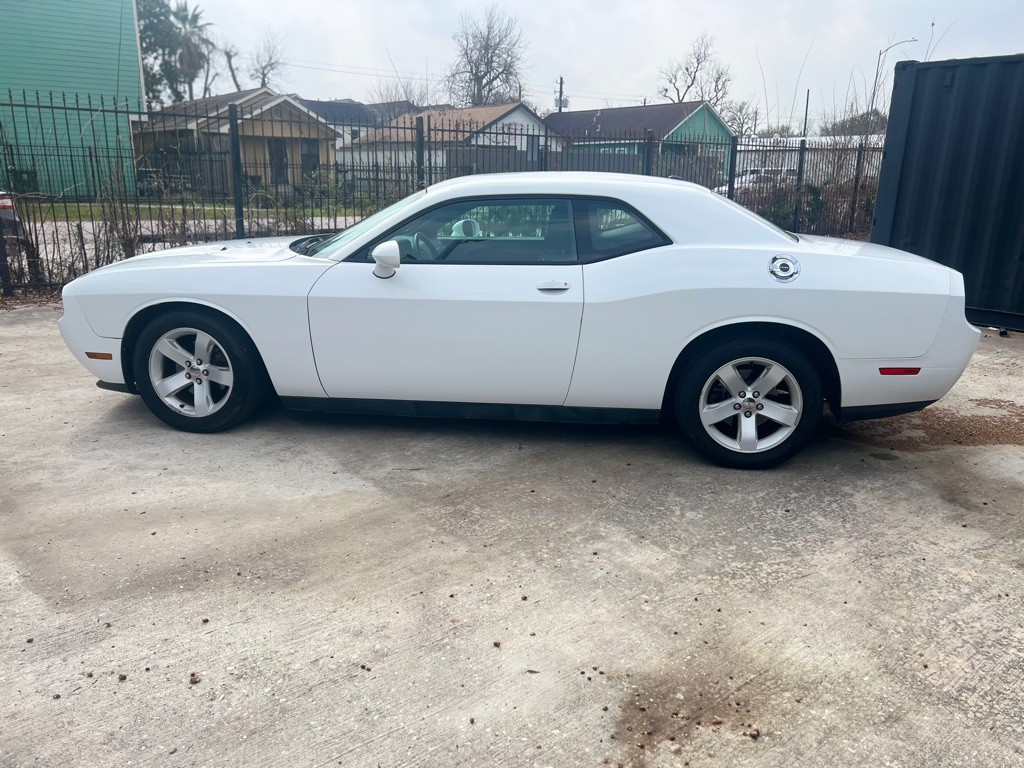 2014 Dodge Challenger Image 8