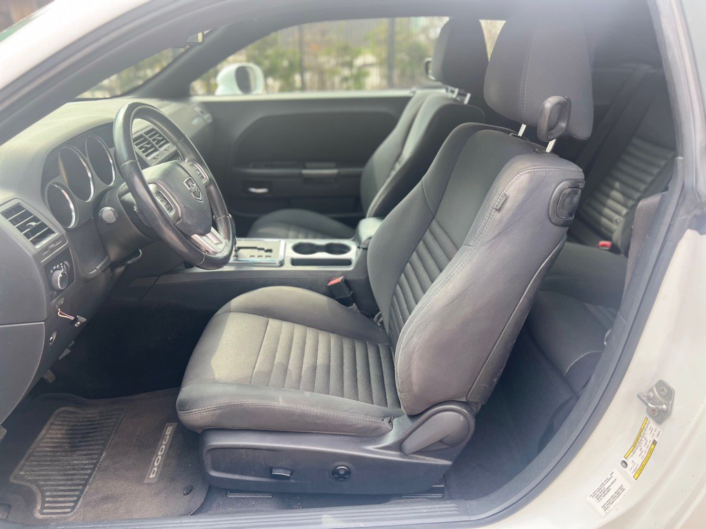 2014 Dodge Challenger Image 11