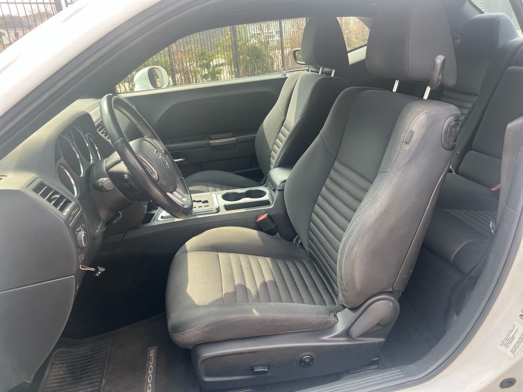 2014 Dodge Challenger Image 12