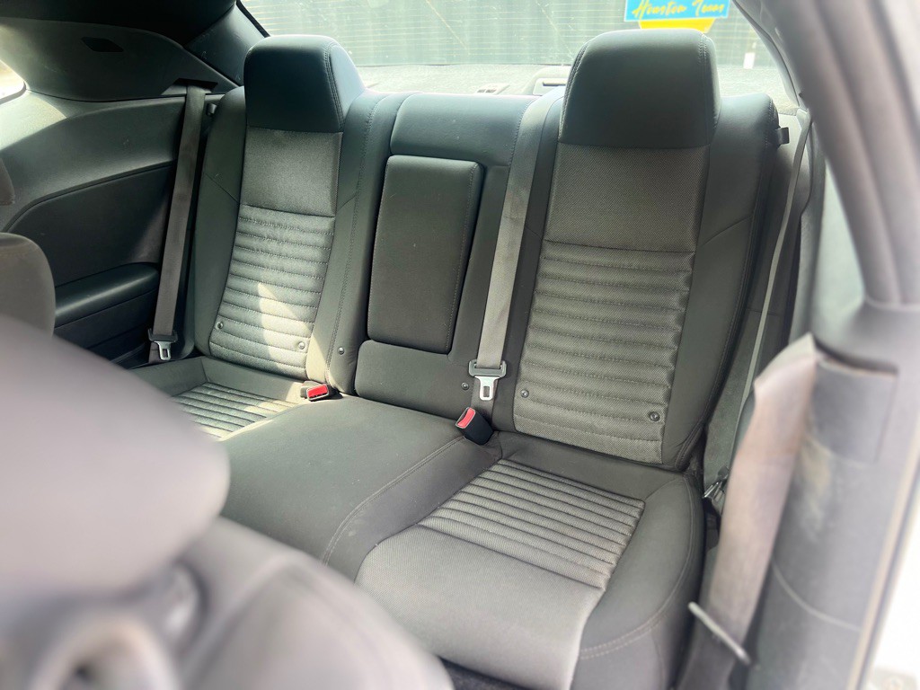 2014 Dodge Challenger Image 13