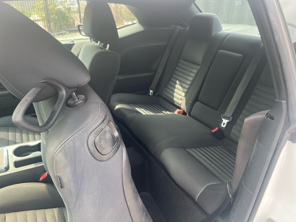 2014 Dodge Challenger Image 14