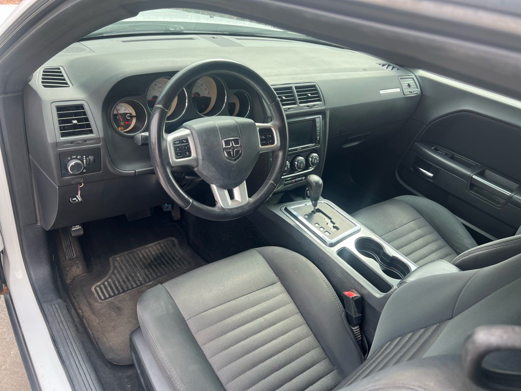 2014 Dodge Challenger Image 15