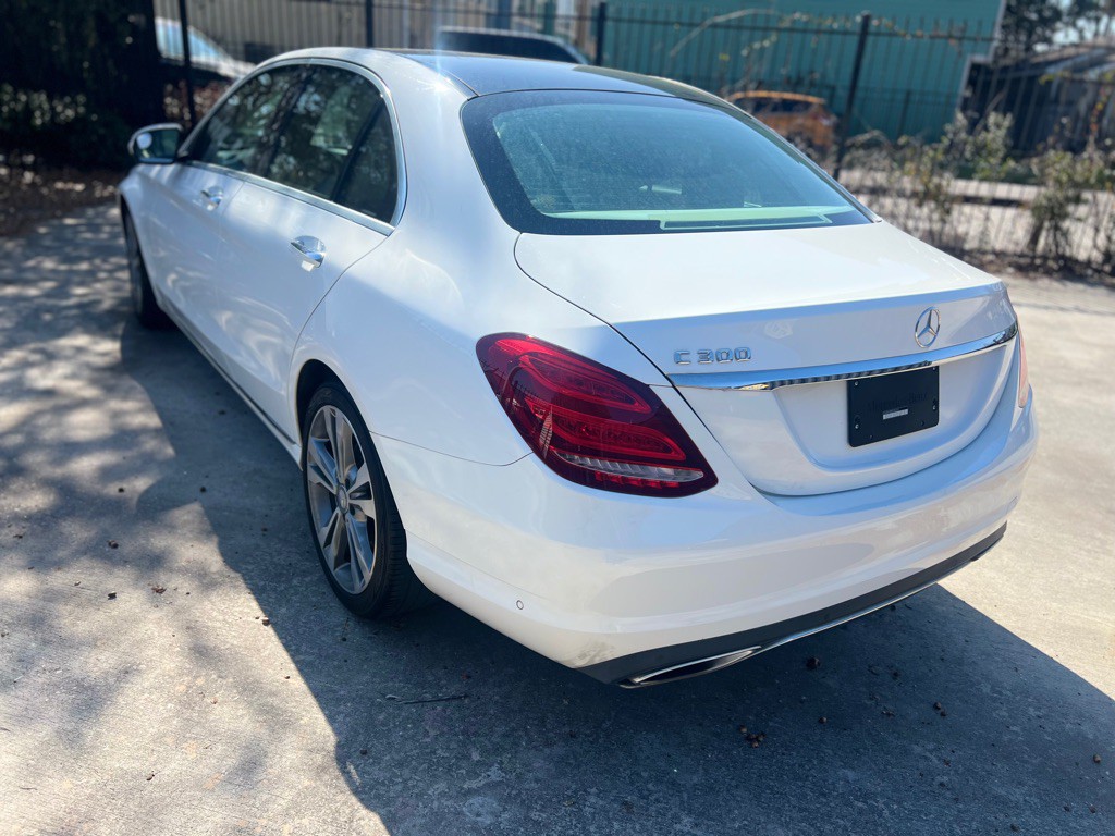 2015 Mercedes-Benz C-Class Image 7