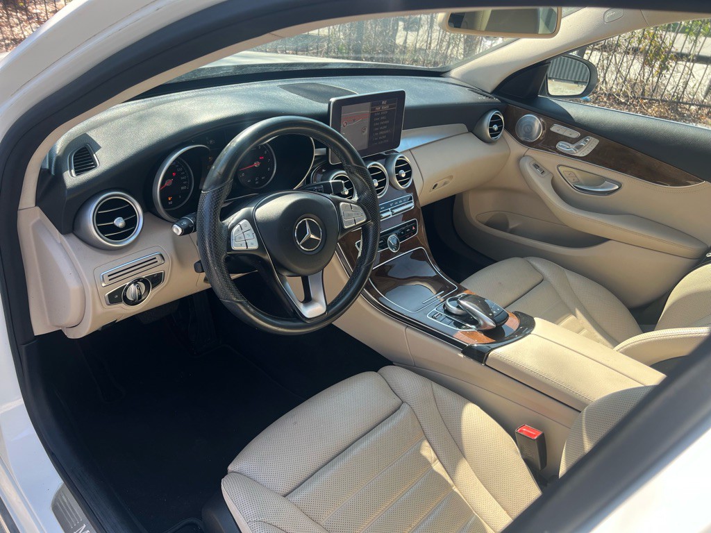 2015 Mercedes-Benz C-Class Image 8