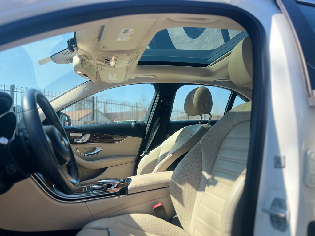 2015 Mercedes-Benz C-Class Image 12