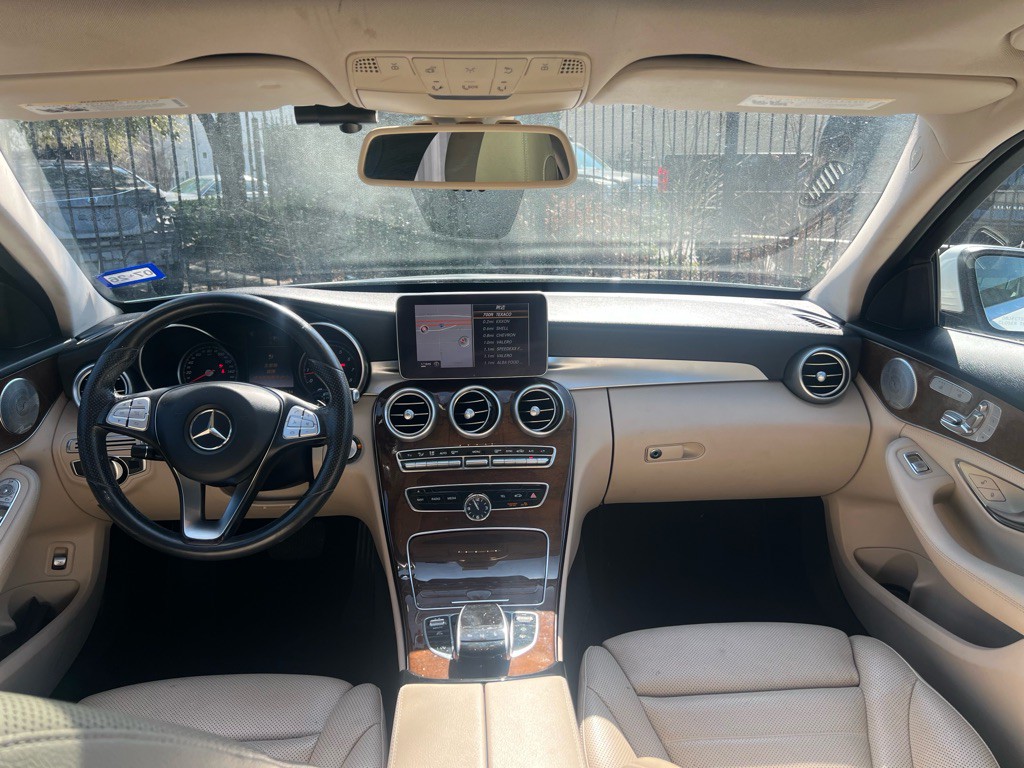 2015 Mercedes-Benz C-Class Image 16