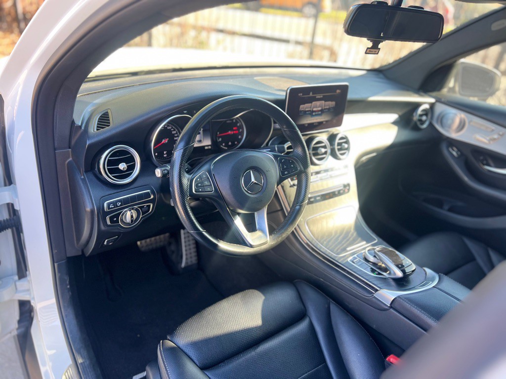 2019 Mercedes-Benz GLC-Class Image 10