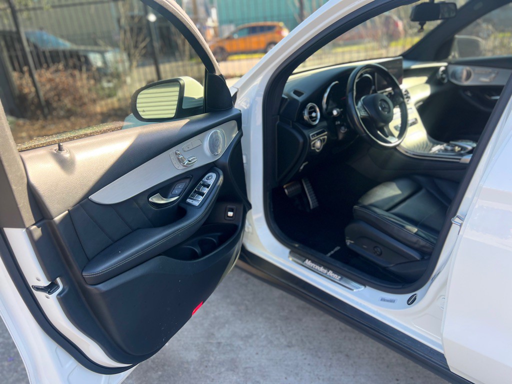 2019 Mercedes-Benz GLC-Class Image 11