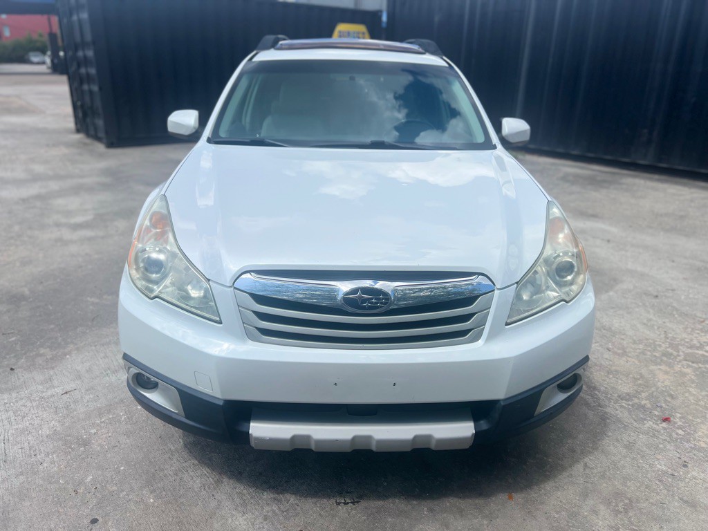 2011 Subaru Outback Image 2