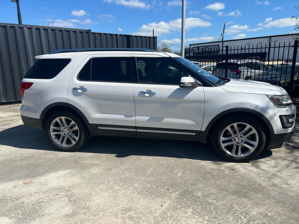 2017 Ford Explorer Image 4