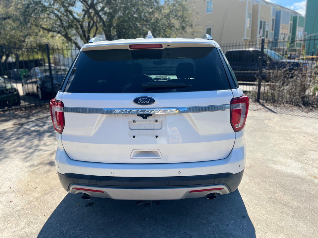 2017 Ford Explorer Image 6