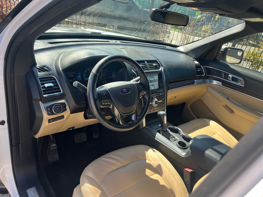 2017 Ford Explorer Image 9