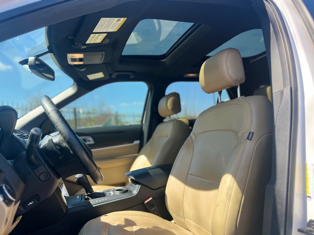 2017 Ford Explorer Image 12