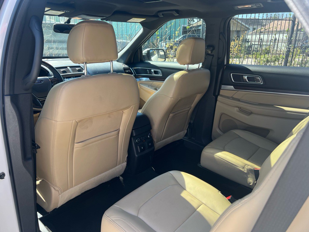 2017 Ford Explorer Image 13