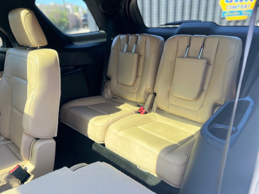 2017 Ford Explorer Image 17