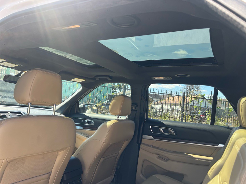 2017 Ford Explorer Image 19