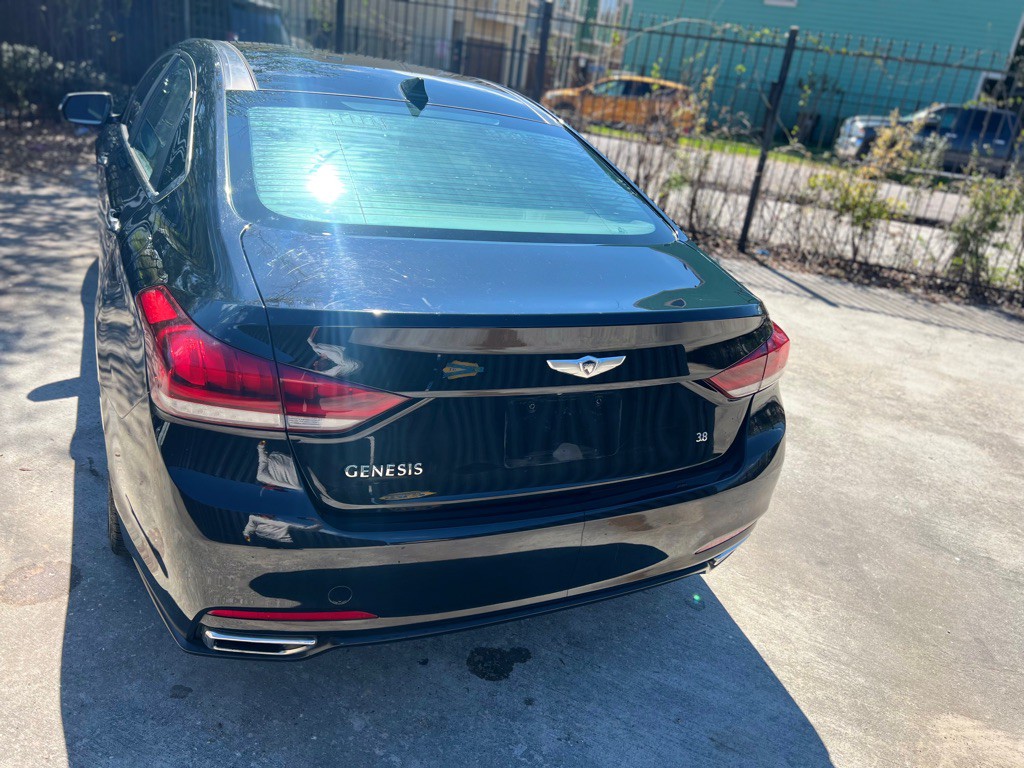 2016 Hyundai Genesis Image 6