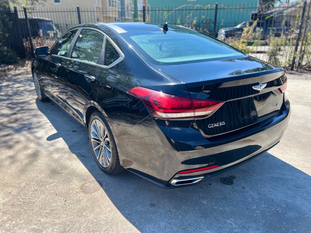 2016 Hyundai Genesis Image 7