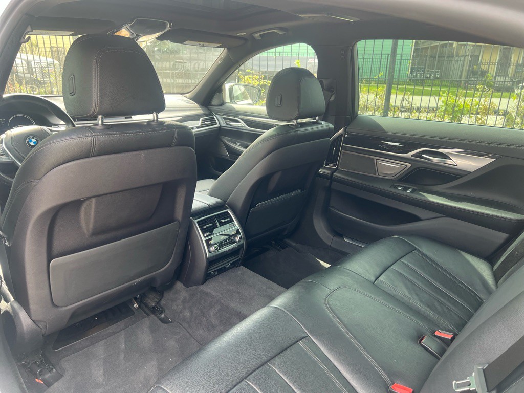 2019 BMW 7 Series Image 13
