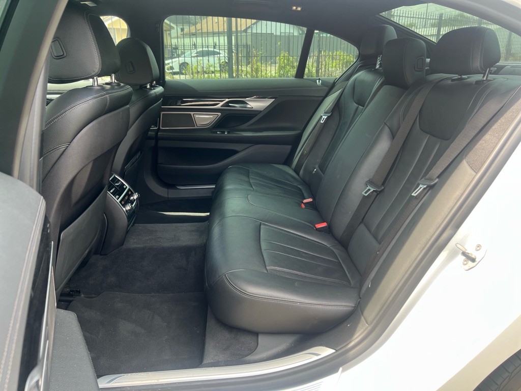2019 BMW 7 Series Image 15