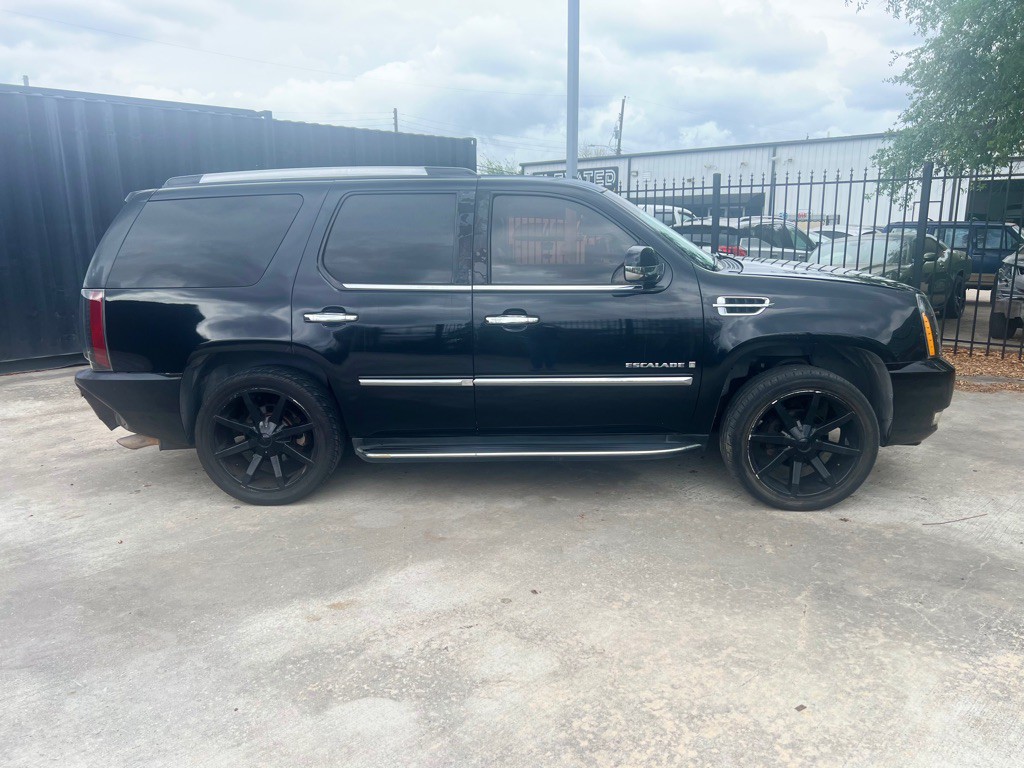 2007 Cadillac Escalade Image 2