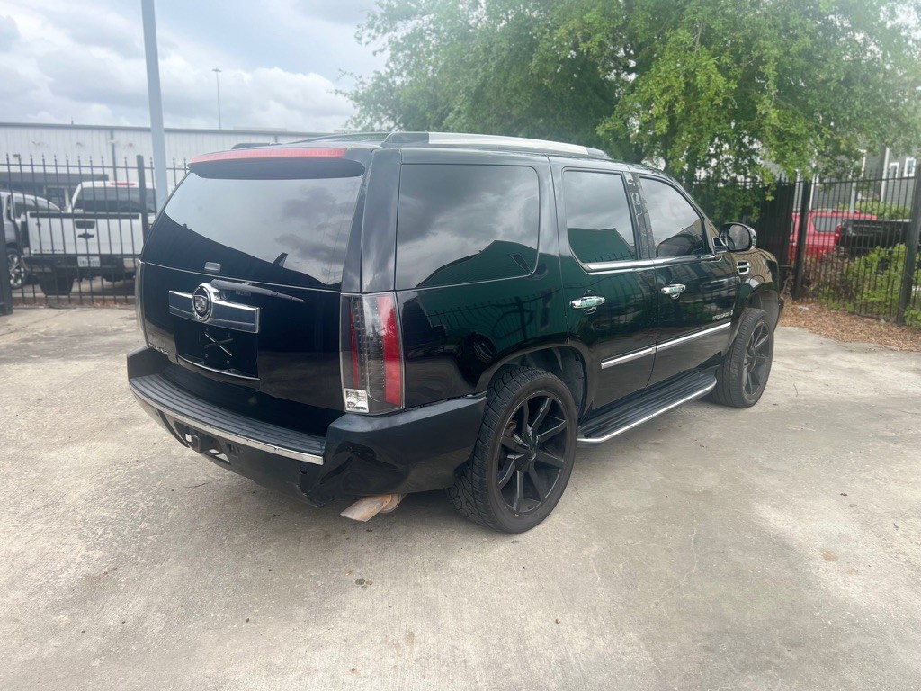 2007 Cadillac Escalade Image 3