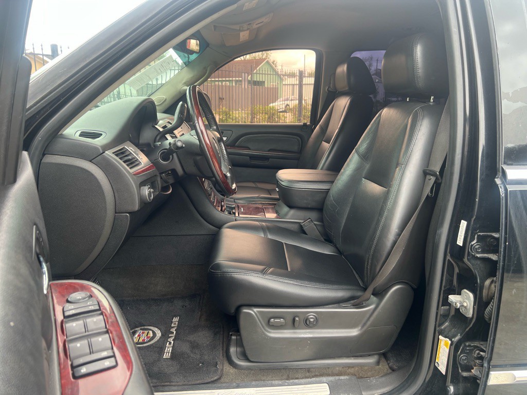 2007 Cadillac Escalade Image 6