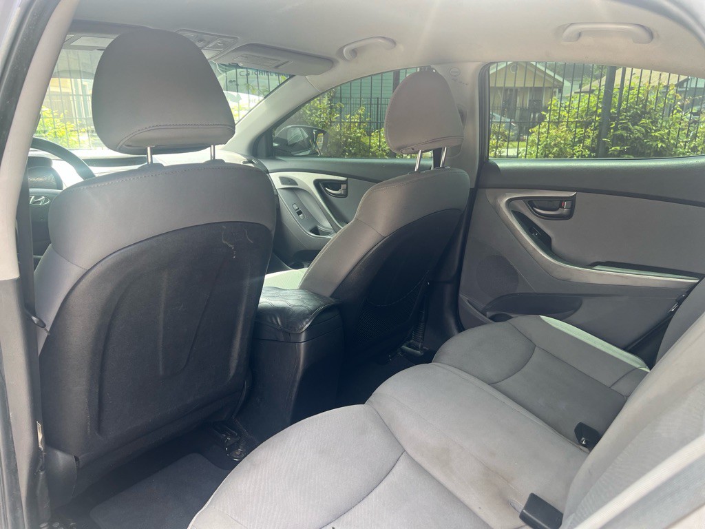 2012 Hyundai Elantra Image 13