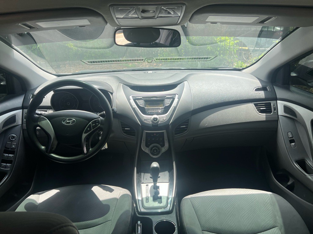2012 Hyundai Elantra Image 16