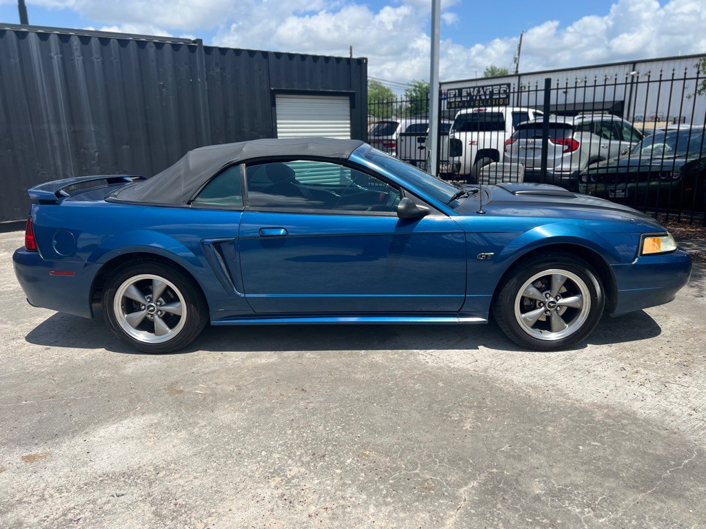 2000 Ford Mustang Image 4