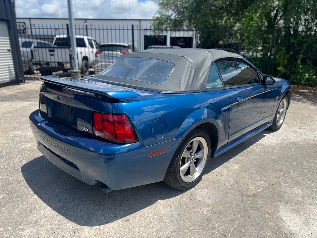 2000 Ford Mustang Image 5